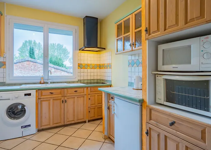 In - Proche Airbus St Martin Touch *