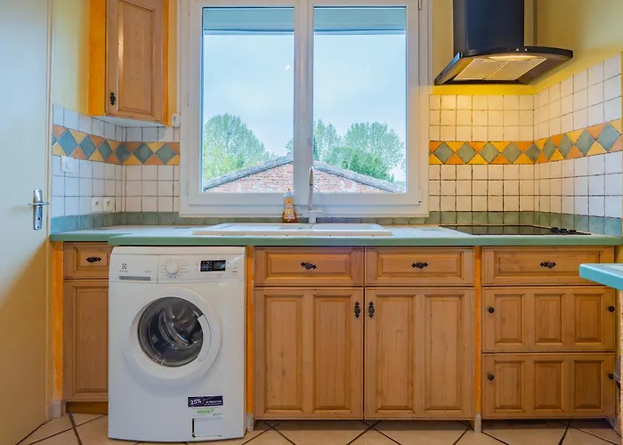 In - Proche Airbus St Martin Touch *