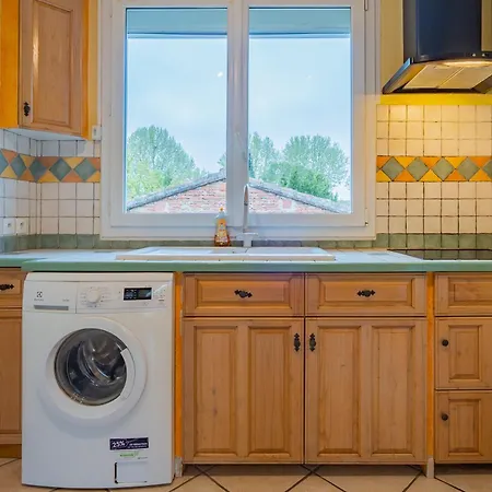 In - Proche Airbus St Martin Touch *